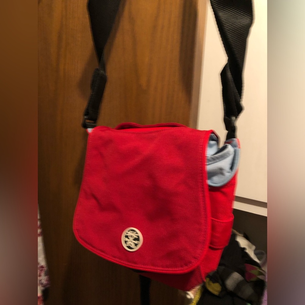 Crumpler Durable Camera Bag/Purse- 913 $50 or $45 w/offer